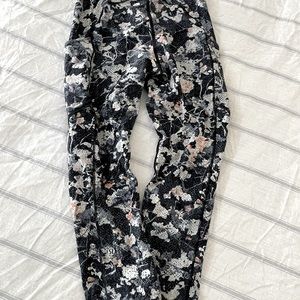 Lululemon 3/4 length.